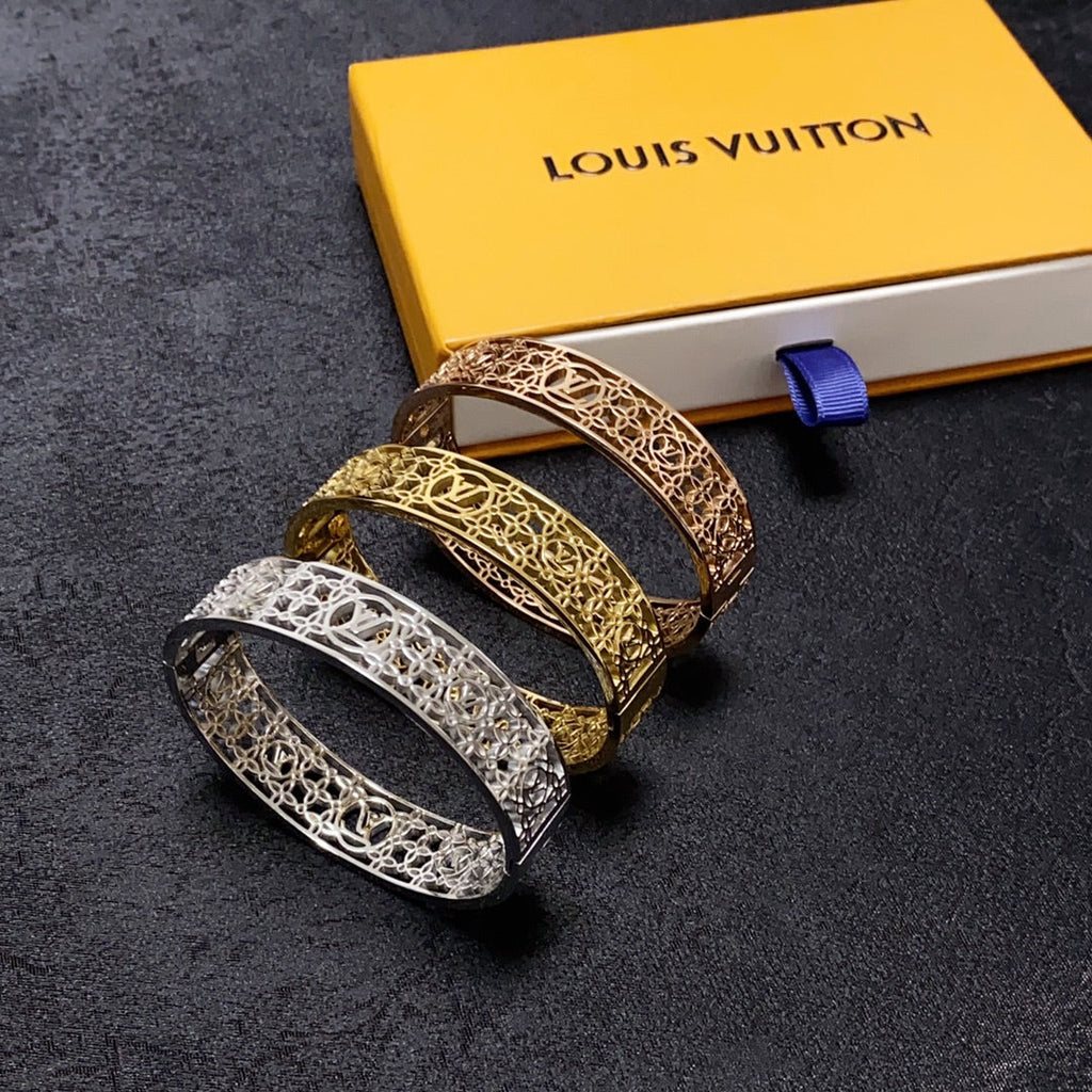 Louis Vuitton Hollow 18K Gold Bracelet