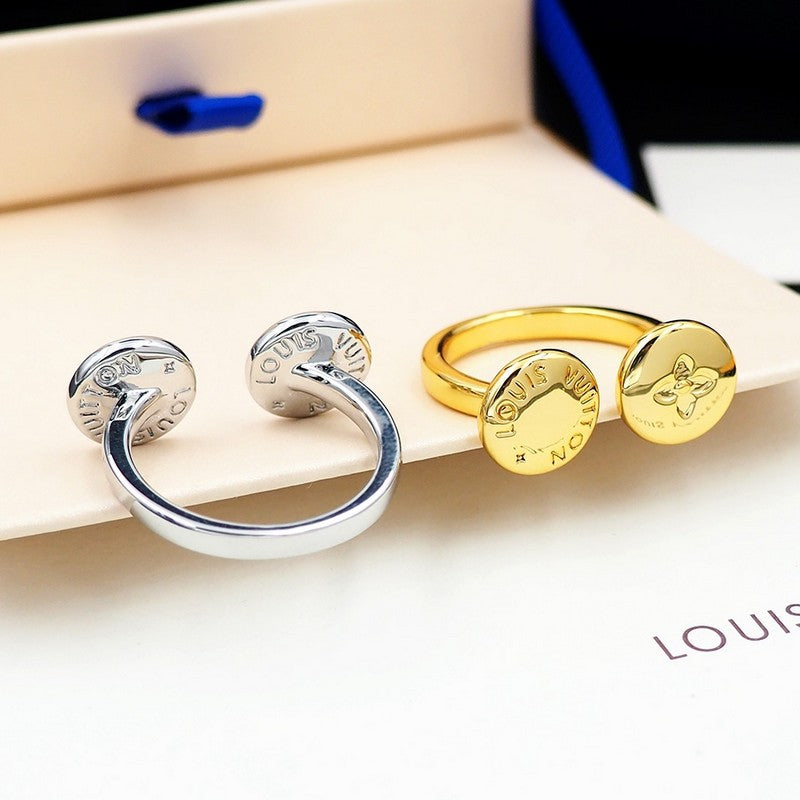Louis Vuitton Studs 18K Gold Ring