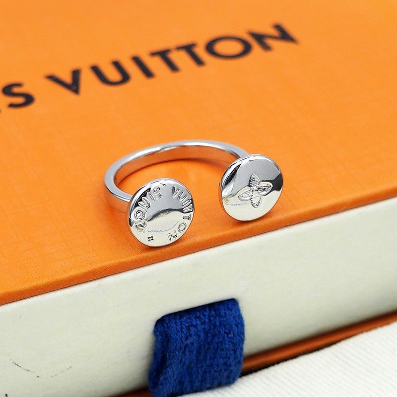 Louis Vuitton Studs 18K Gold Ring