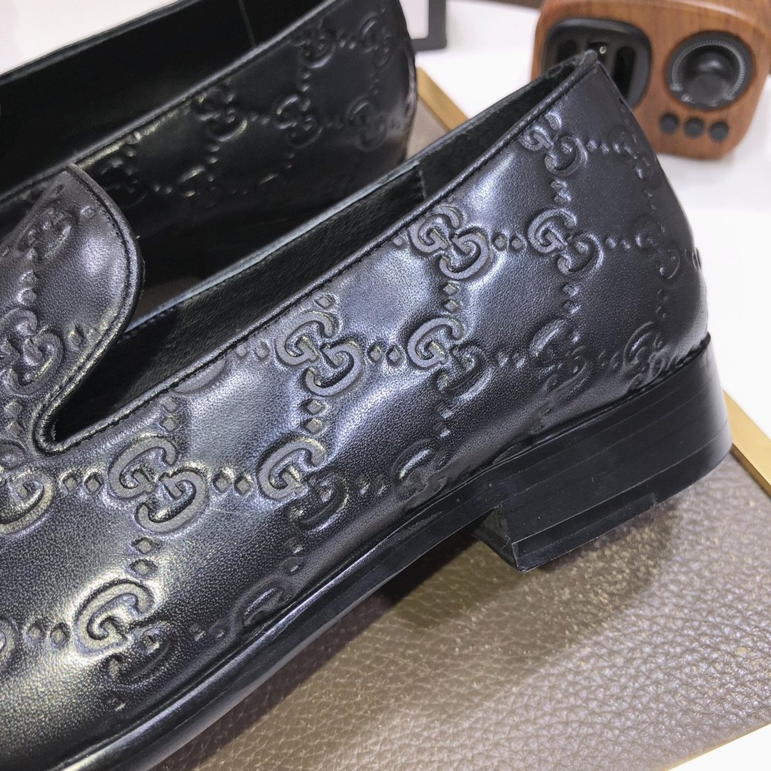 GUCCI Black Embossed Horsebit Loafers — detail