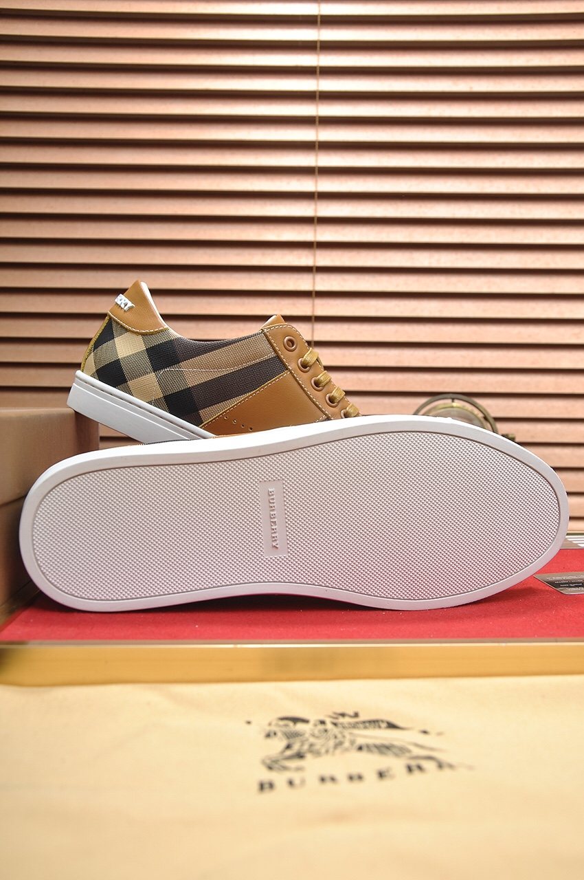Burberry Tan Plaid Low-Top Sneakers — detail