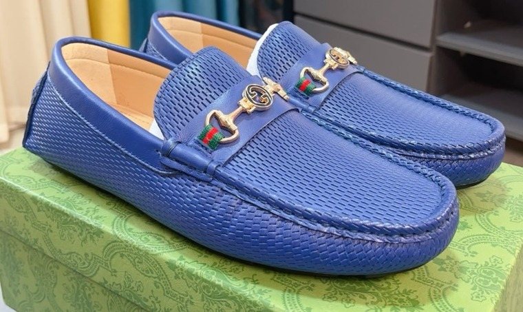 Gucci Blue Textured Hardware Loafers — front