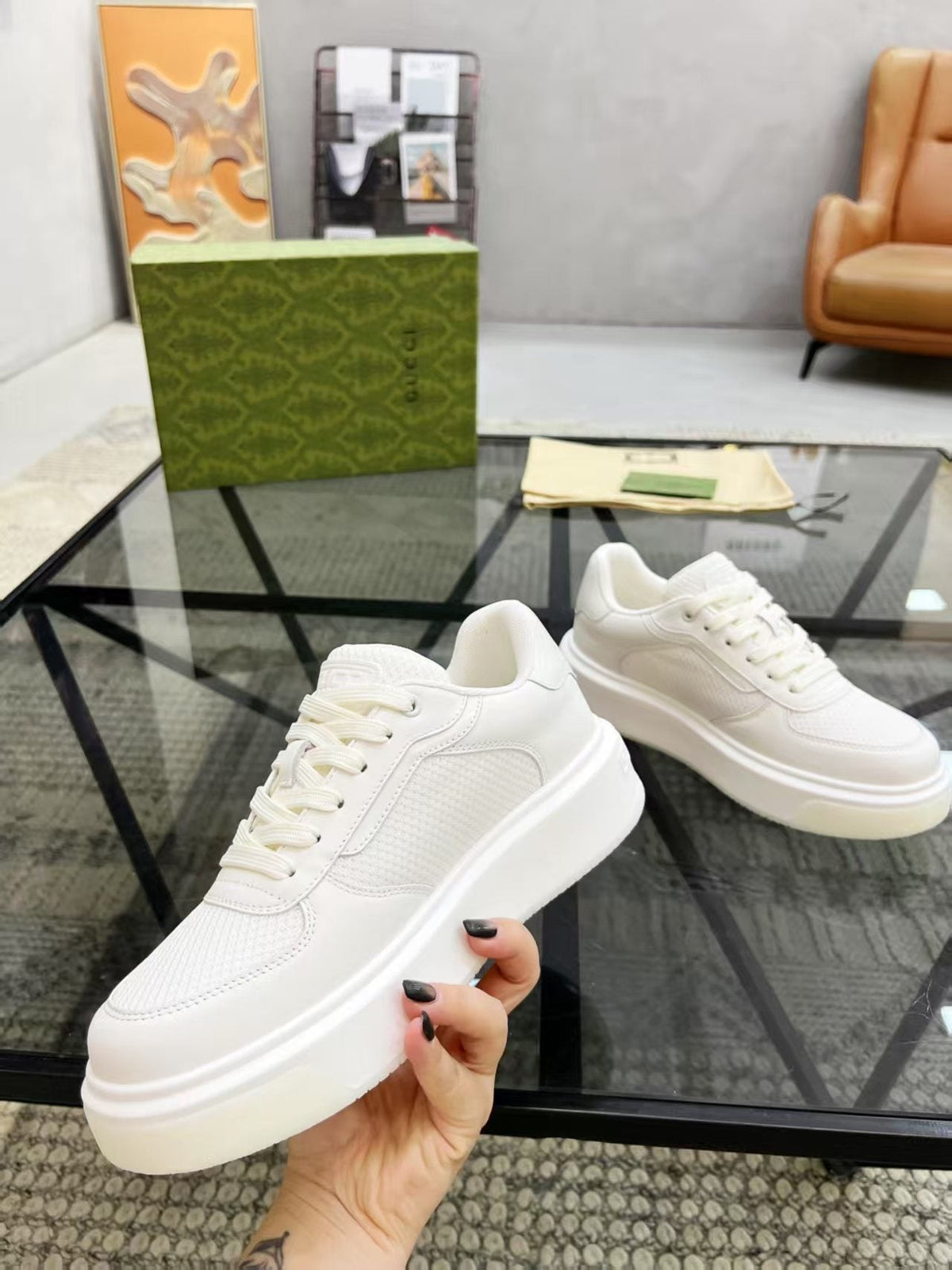 Gucci White Low-Top Sneakers — model