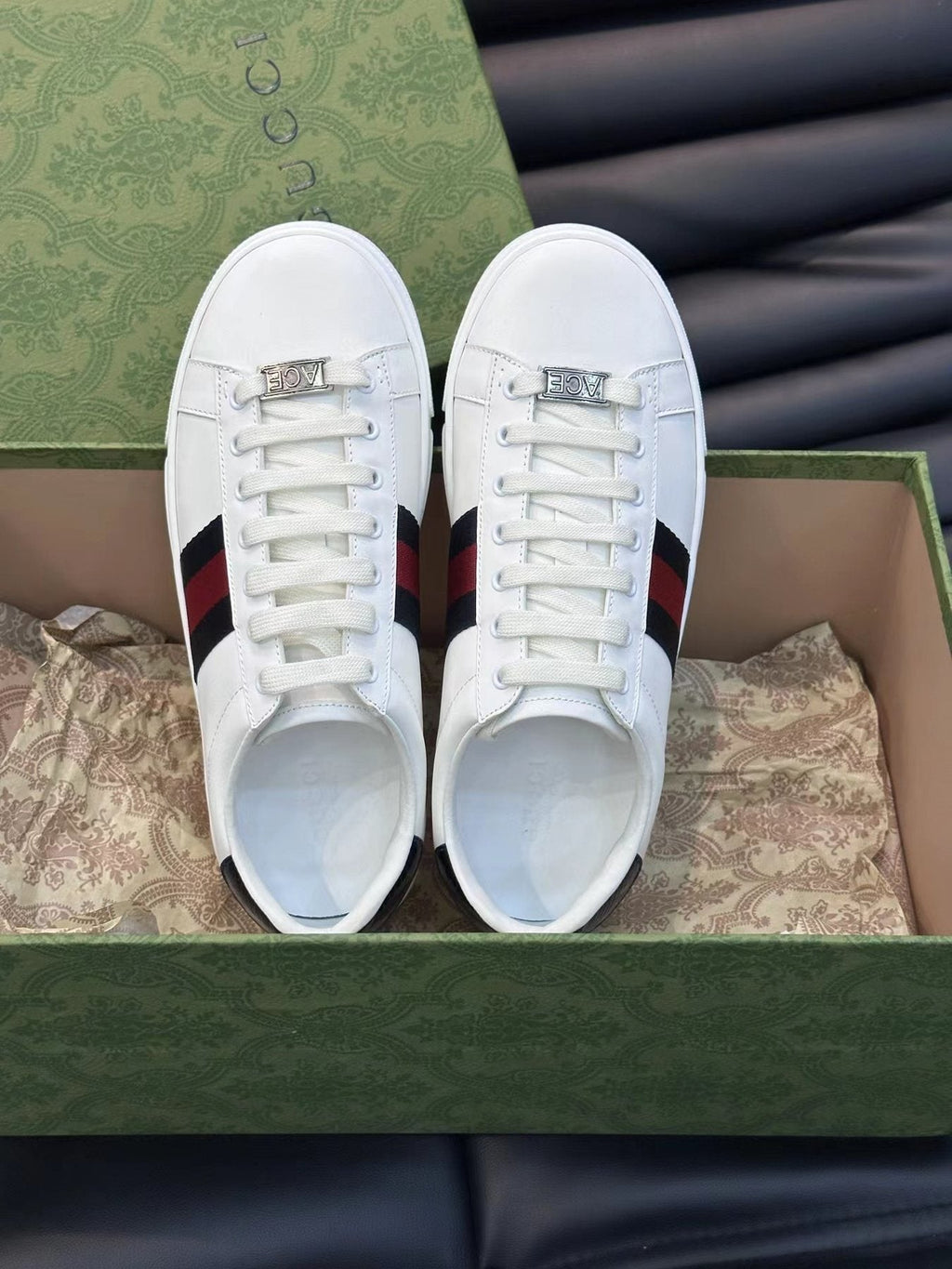 Gucci White Stripe Low-Top Sneakers — front