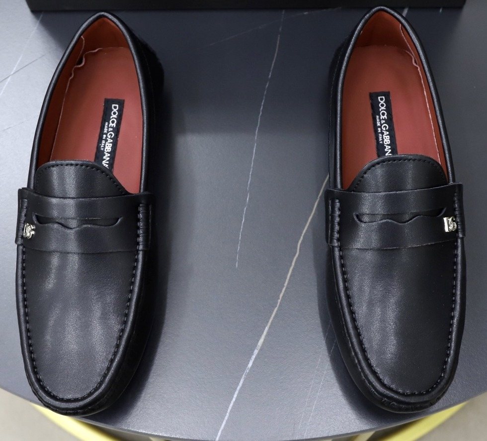 Dolce & Gabbana Black Logo-Detail Loafers — front