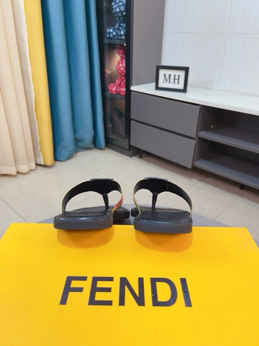 FENDI Logo Strap Thong Sandals — front
