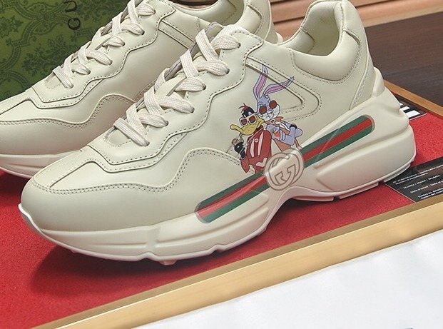 Gucci Off-White Stripe Chunky Sneakers — front