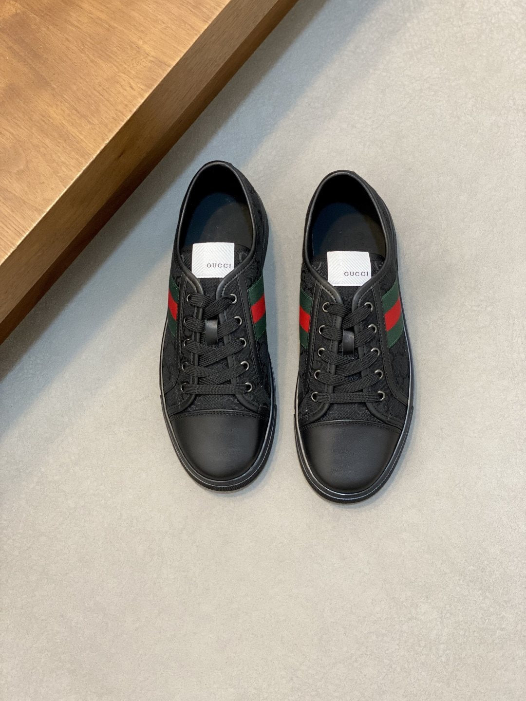 Gucci Black Green-Red Stripe Sneakers — front