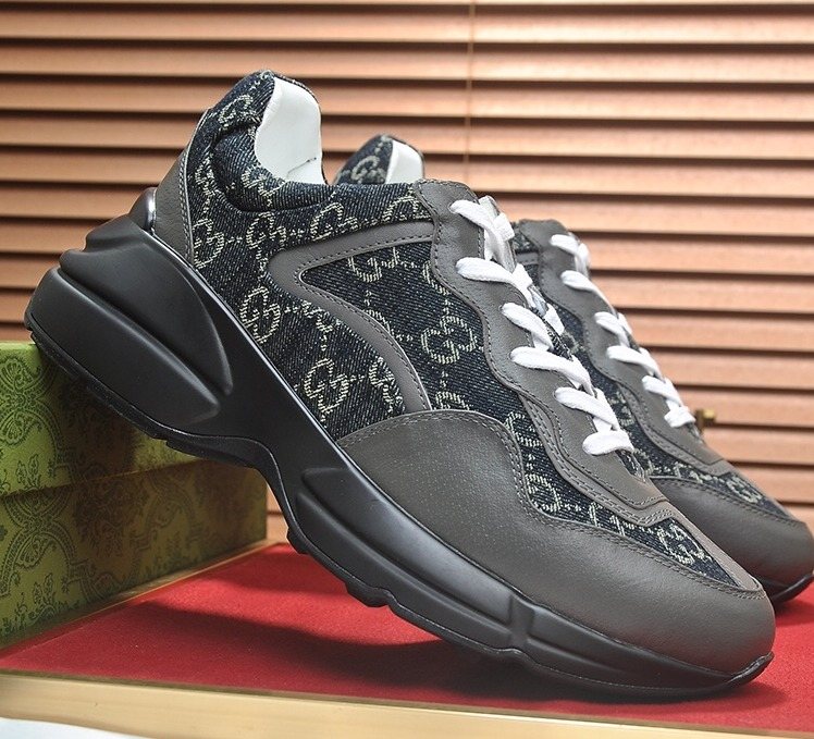 Gucci Black GG Pattern Sneakers — front