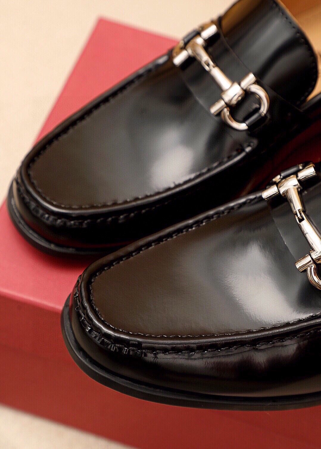 Ferragamo Black Metal-Bit Loafers — detail