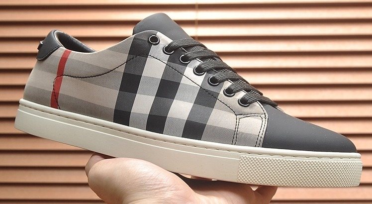 Burberry Gray Check Low-Top Sneakers — front