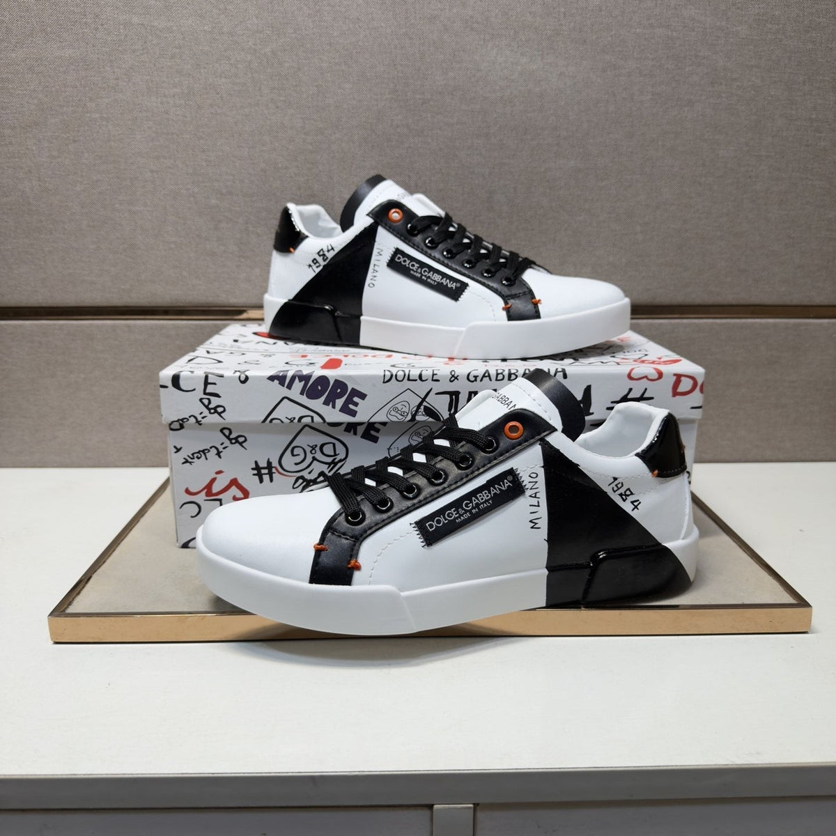 Dolce & Gabbana White Black Orange Low-Top Sneakers — front