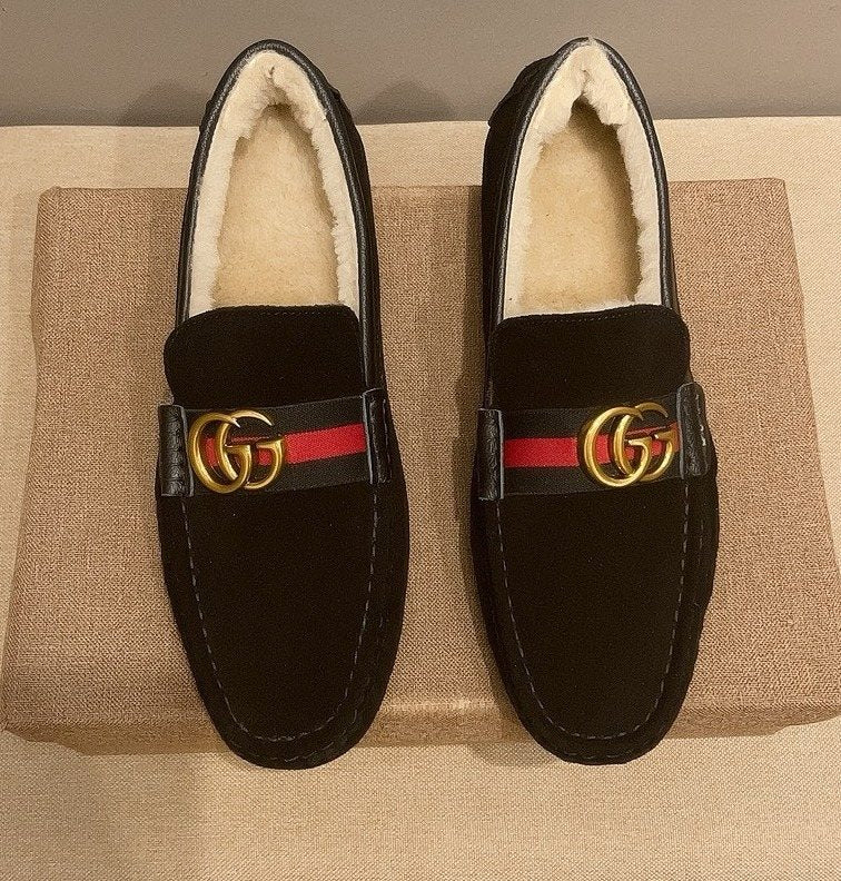 微商相册测试鞋子-Gucci Black Stripe Plush-Lined Loafers — front