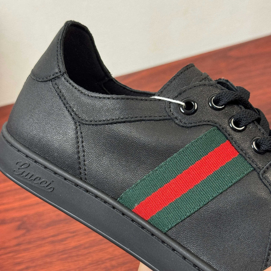 Gucci Green and Red Stripe Sneakers — detail