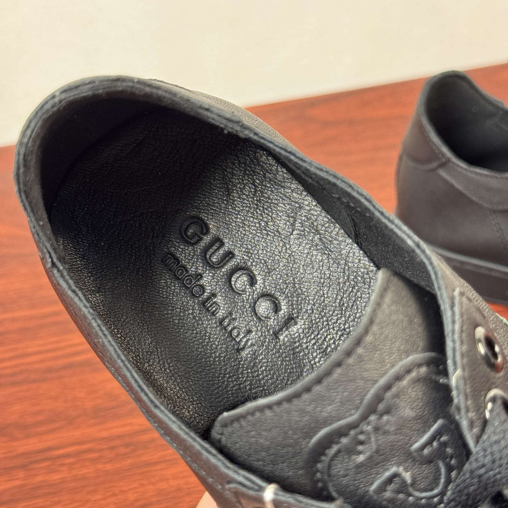 Gucci Green and Red Stripe Sneakers — label