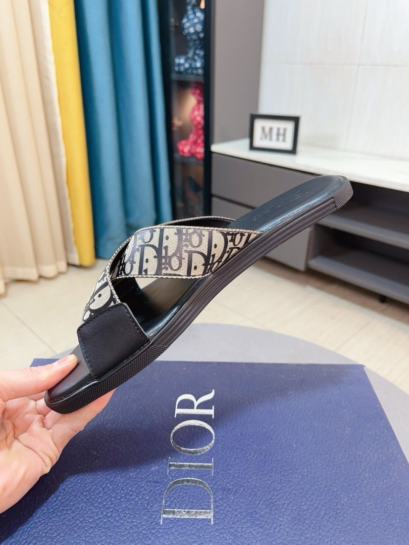 Dior Patterned Cross-Strap Slide Sandals — side