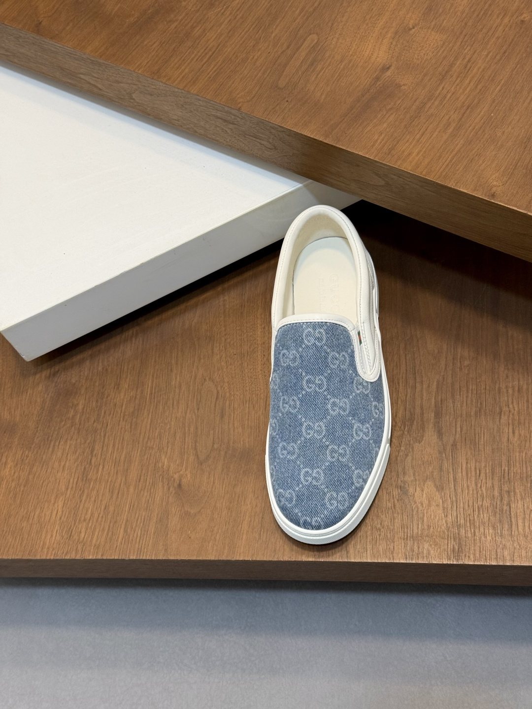 Gucci Blue Patterned Slip-On Sneakers — detail