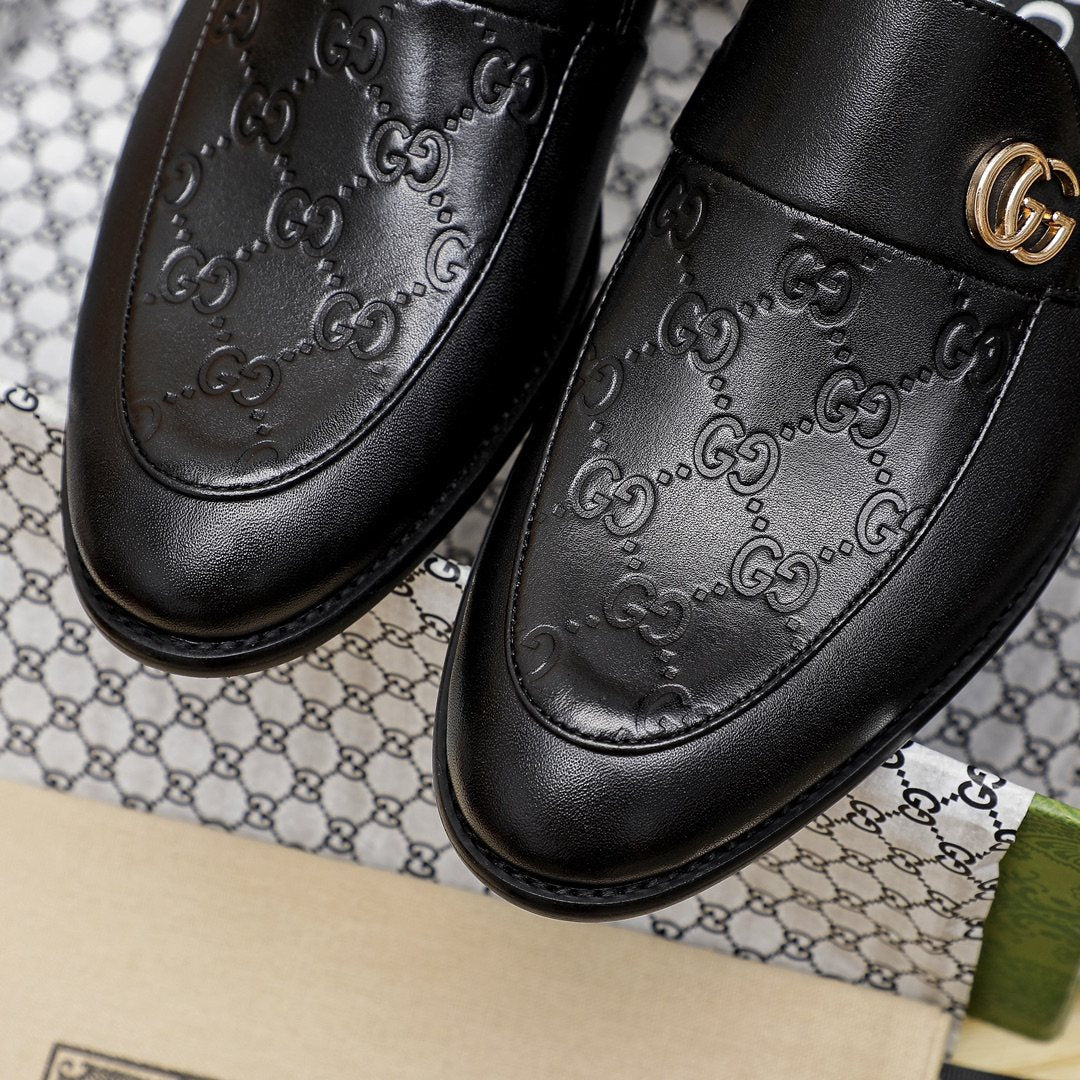 Gucci Black Embossed Hardware Loafers — detail