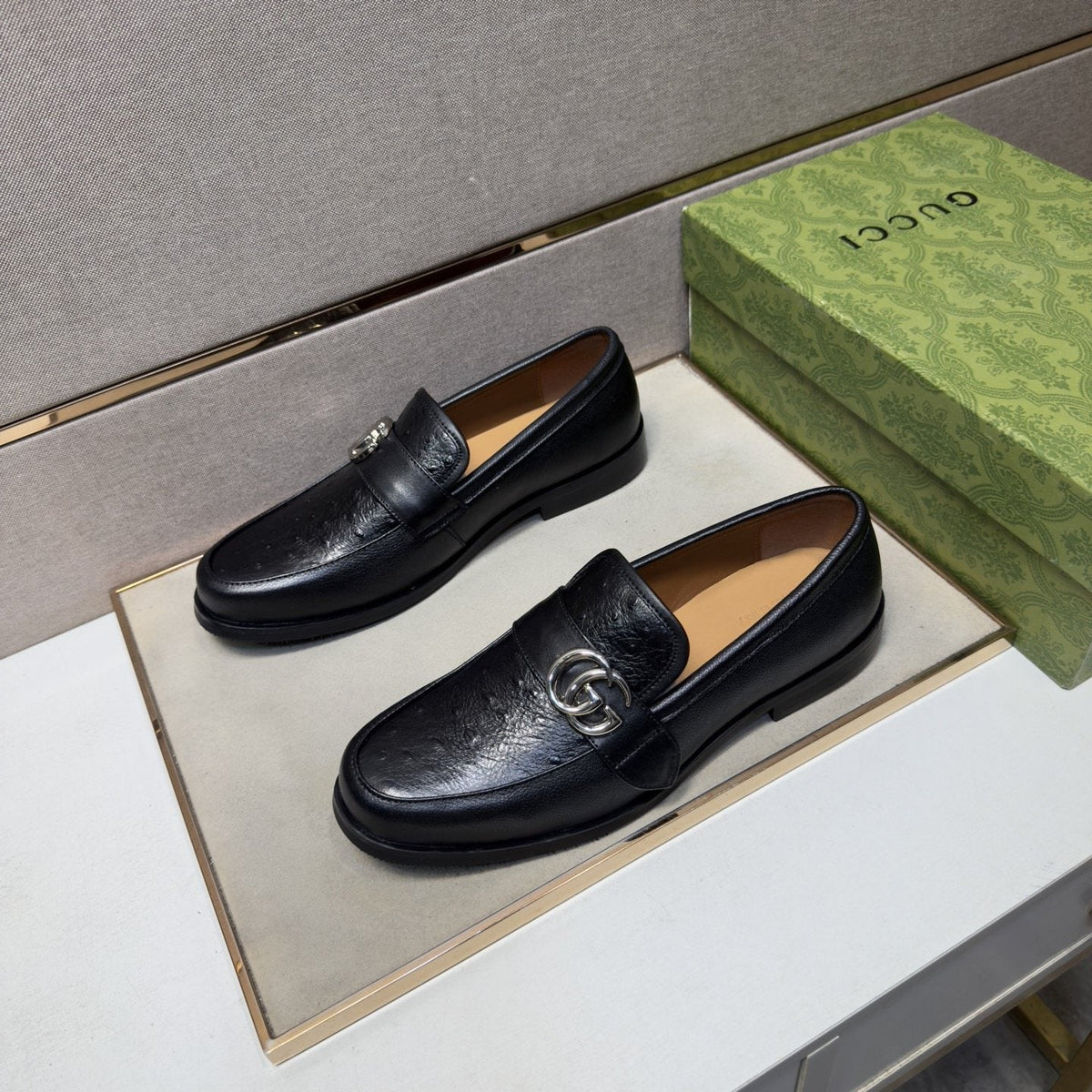 Gucci Black Metal-Hardware Loafers — front