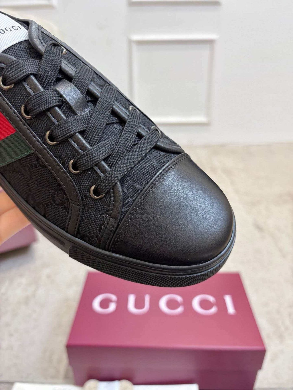 Gucci Stripe Low-Top Sneakers — detail