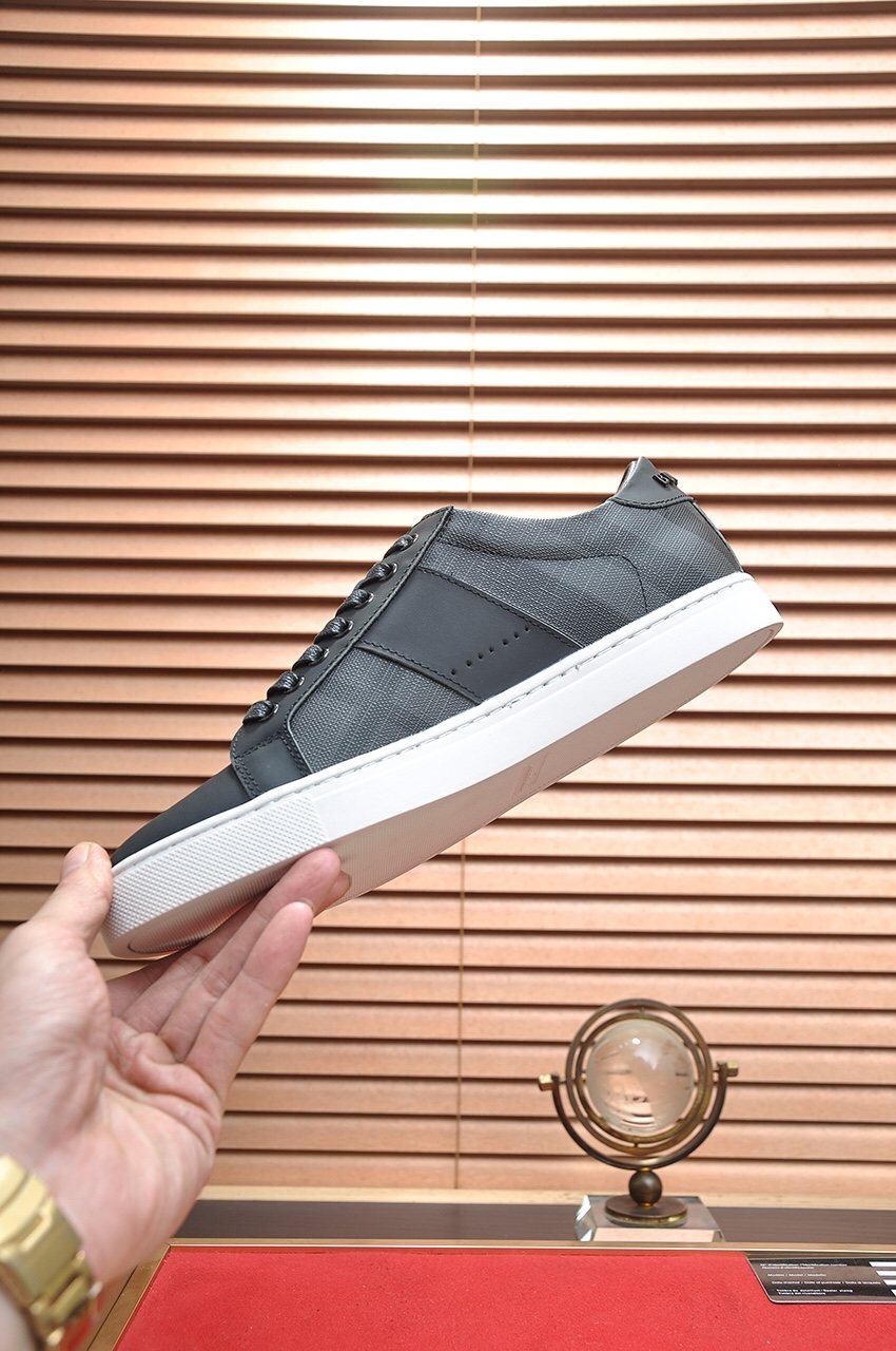 Burberry Black Check Low-Top Sneakers — model