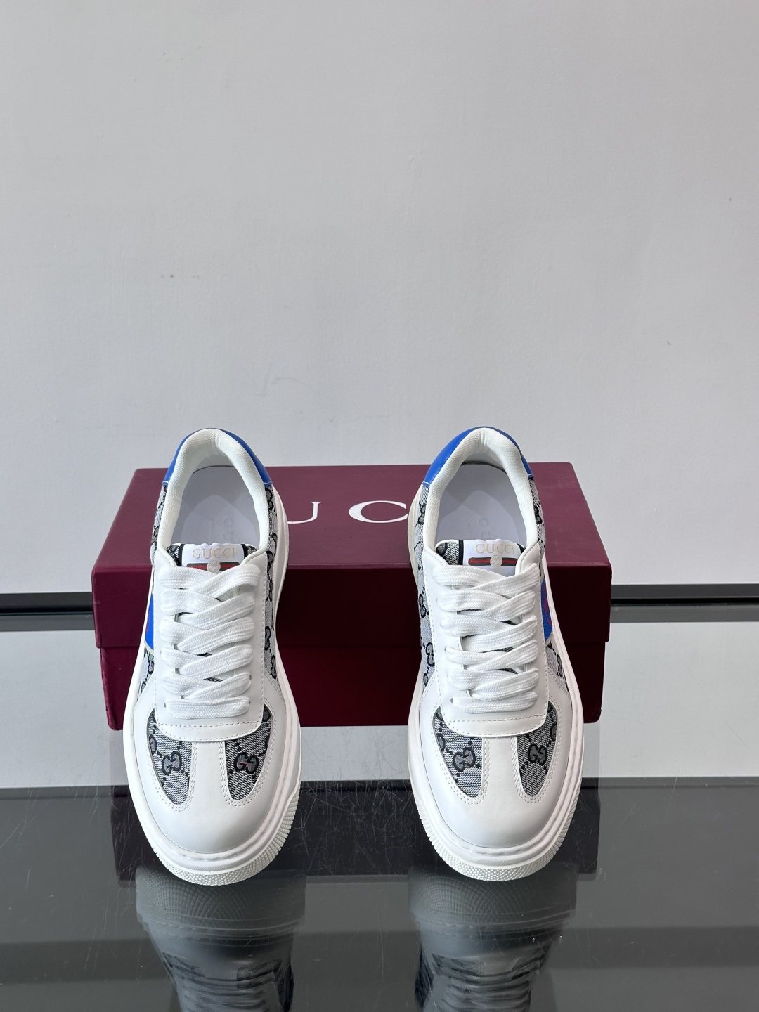 Gucci Blue Accent Low-Top Sneakers — front