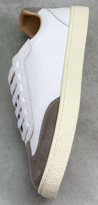 微商相册测试鞋子-Brunello Cucinelli White and Taupe Low-Top Sneakers — front