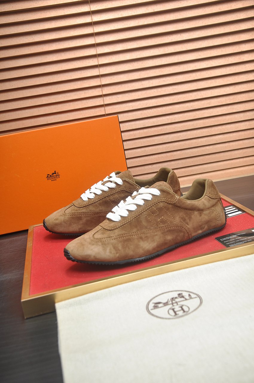 Hermès Brown Low-Top Sneakers — front
