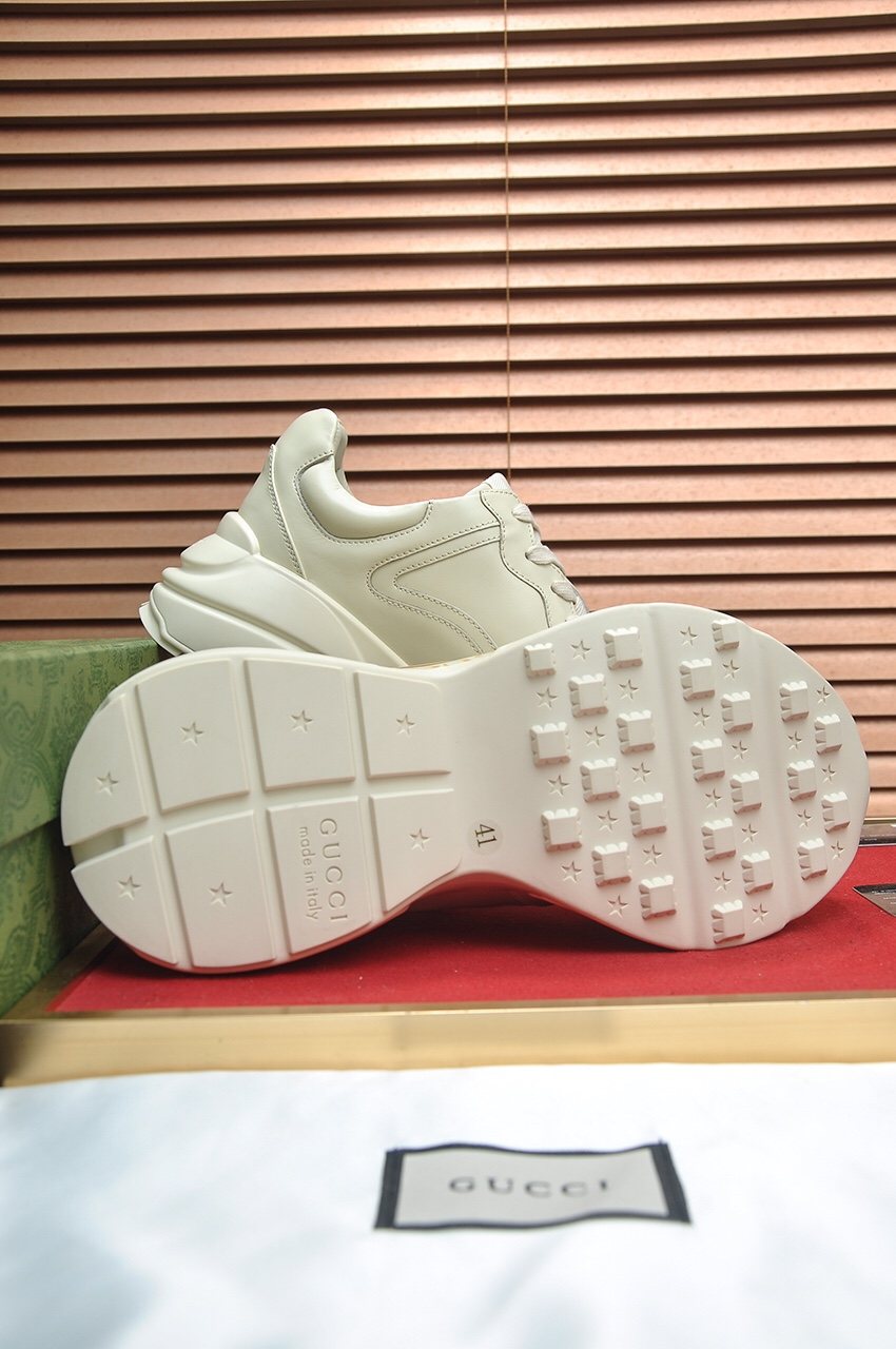 Gucci Off-White Graphic Sneakers — detail