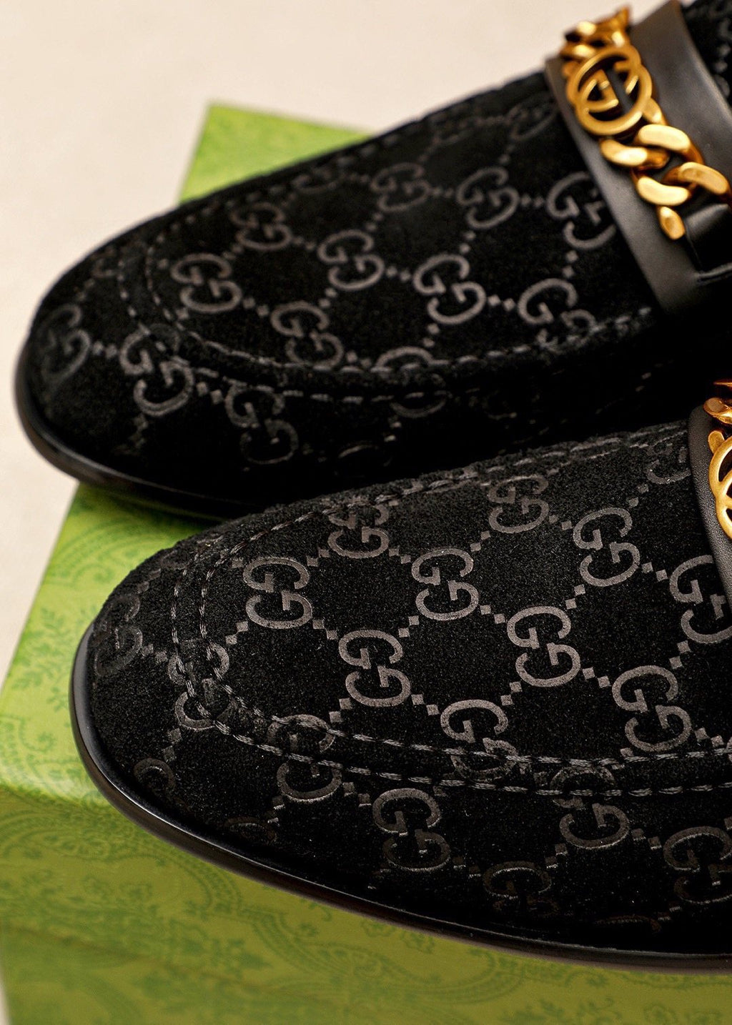 GUCCI Black Patterned Loafers — detail