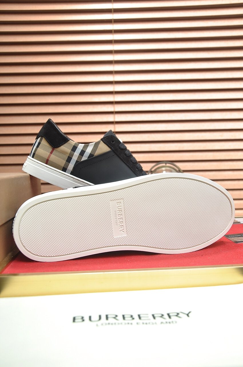 Burberry Check Heel Low-Top Sneakers — detail
