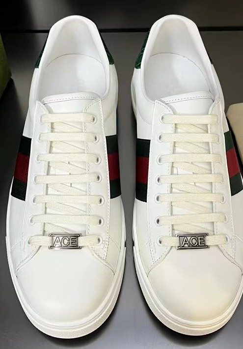 GUCCI White Green-Red Stripe Low-Top Sneakers — front