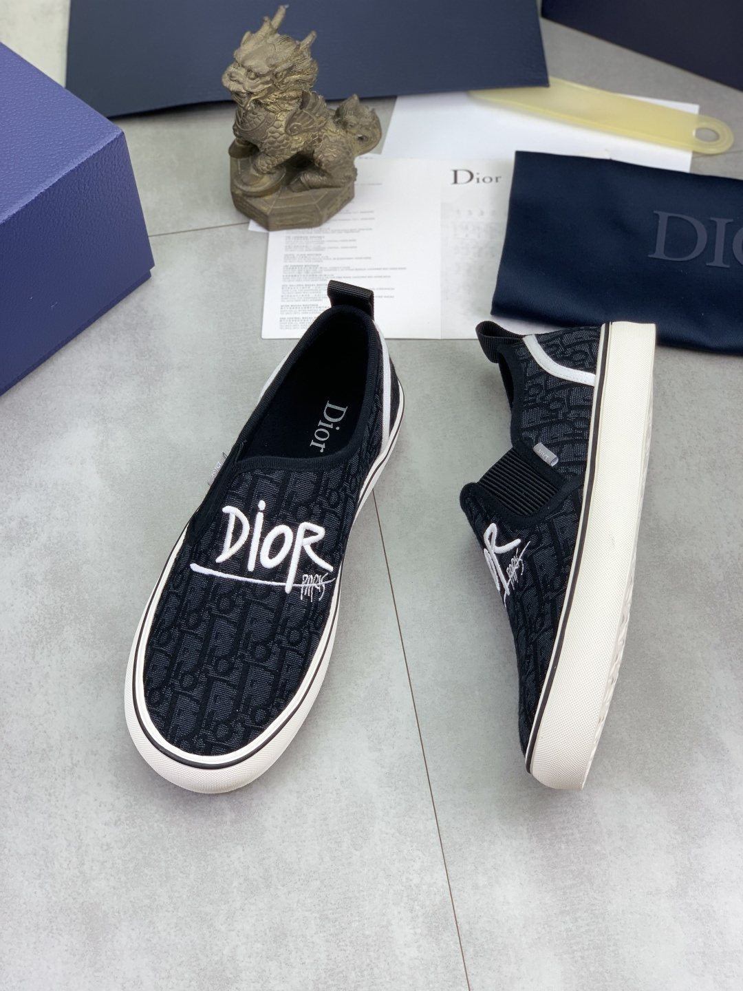 微商相册测试鞋子-Dior Logo-Pattern Canvas Slip-On Sneakers — side
