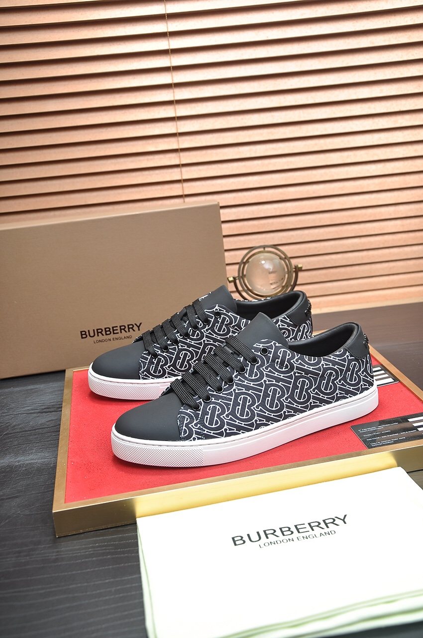 Burberry Black Pattern Low-Top Sneakers — side