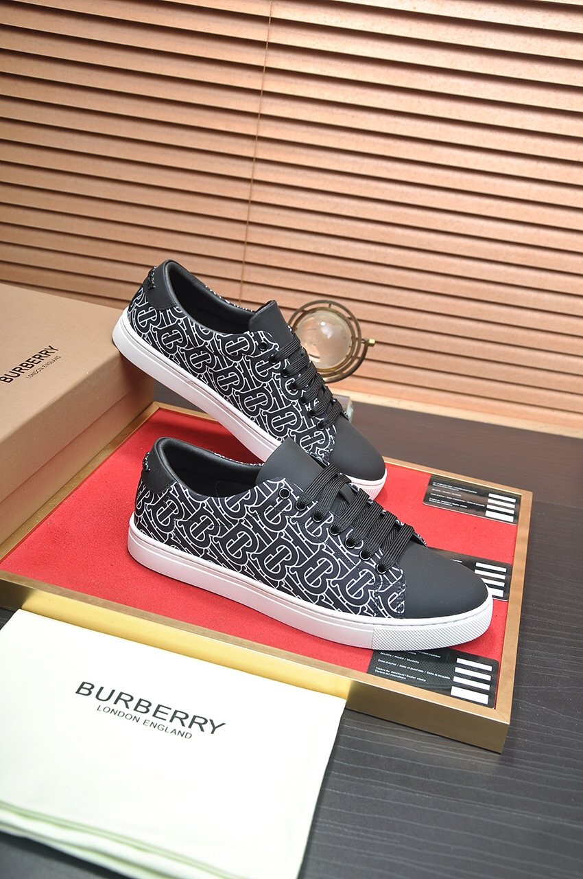 Burberry Black Pattern Low-Top Sneakers — side