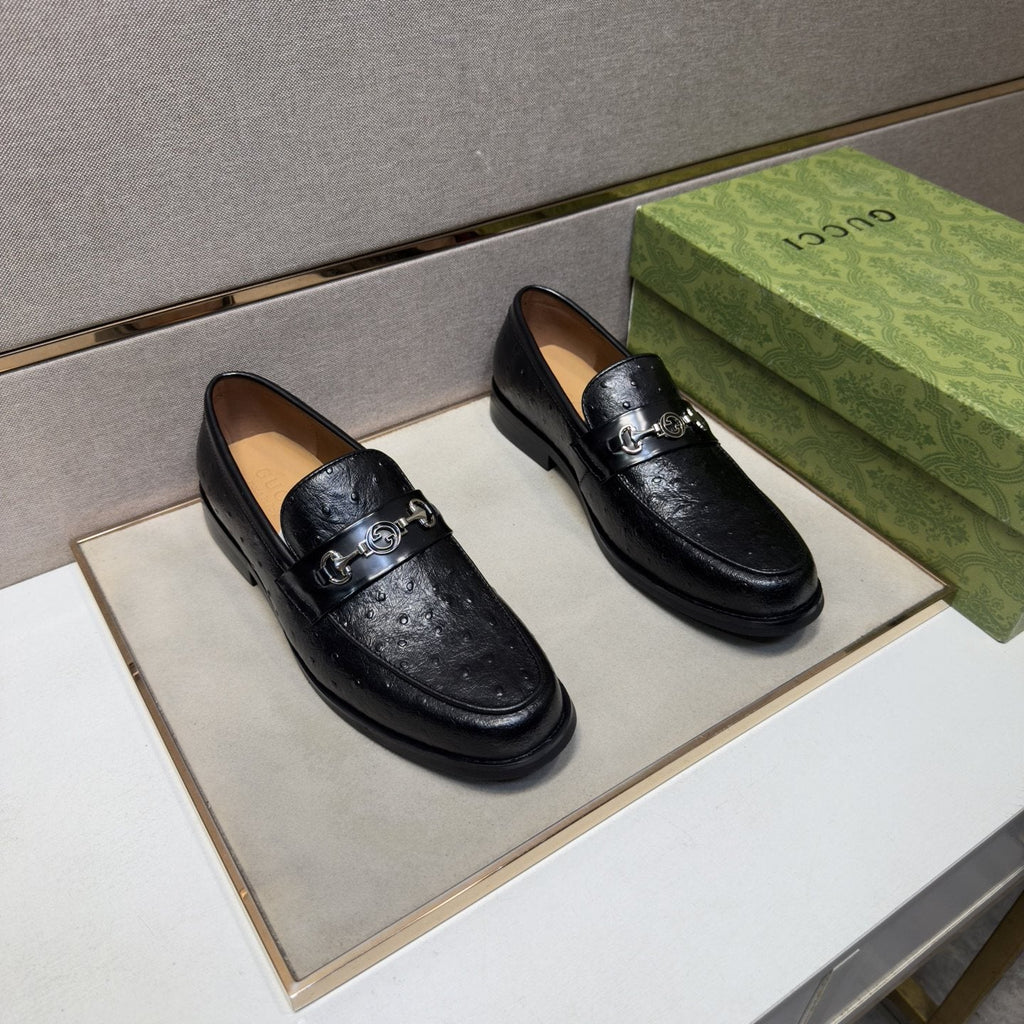 Gucci Black Textured Bit Loafers — front
