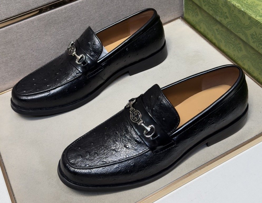 Gucci Black Textured Bit Loafers — hero