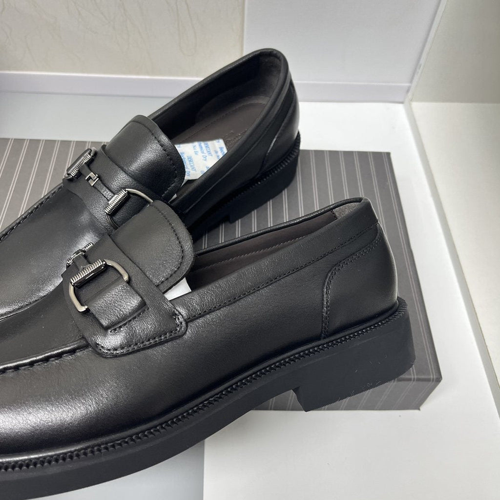 Ermenegildo Zegna Black Leather Bit Loafers — detail