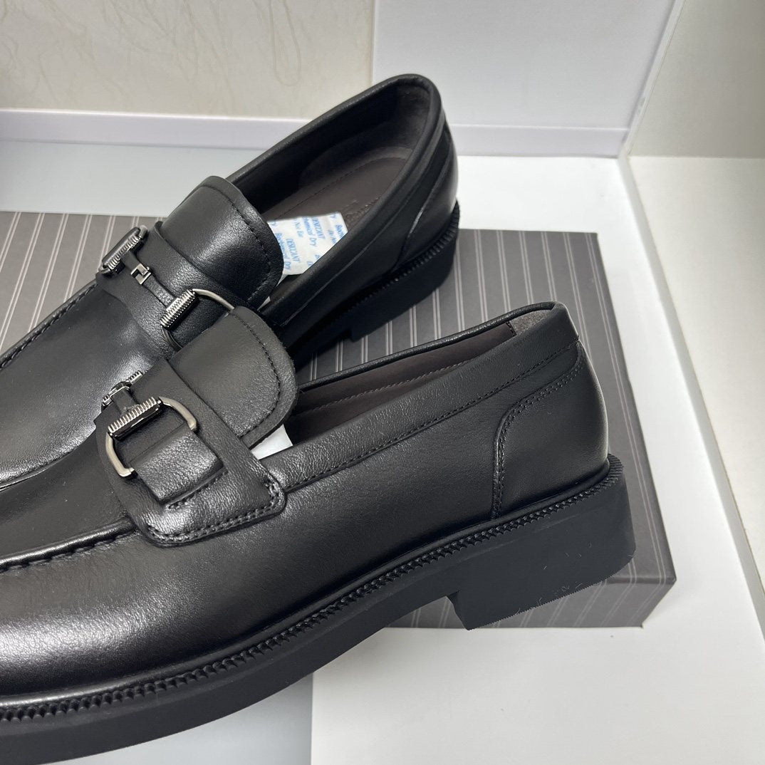 Ermenegildo Zegna Black Leather Bit Loafers — detail