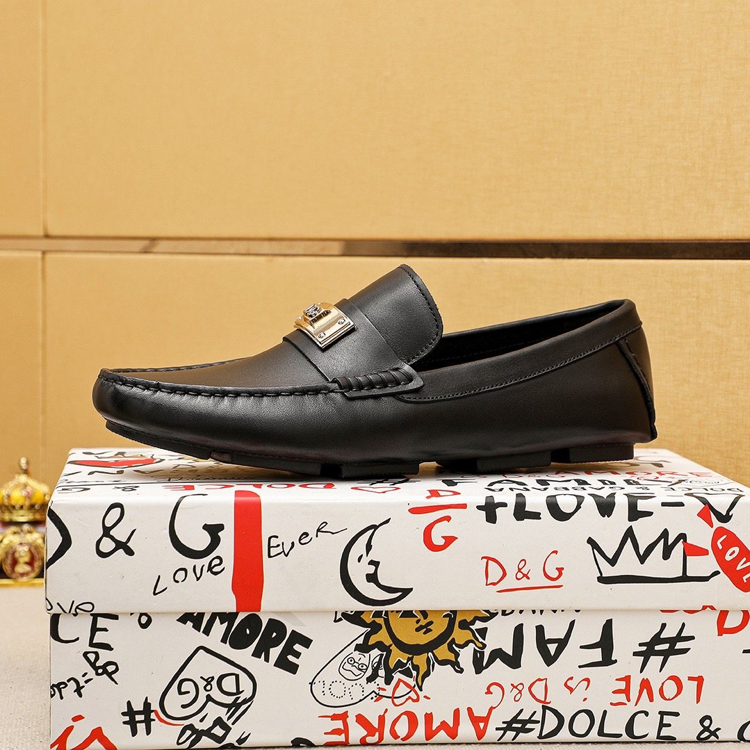 Dolce & Gabbana Black Plaque Slip-On Loafers — side