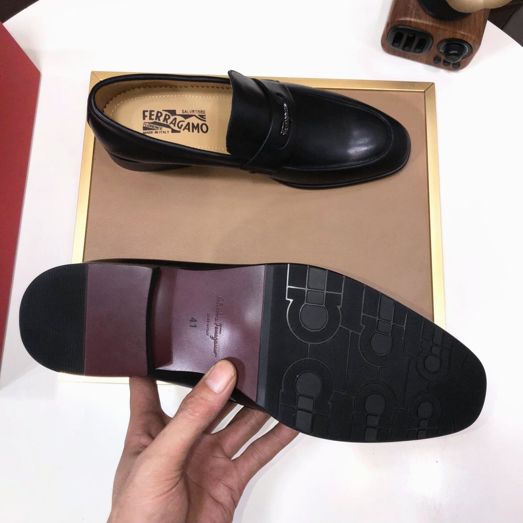 Ferragamo Black Leather Loafers — detail