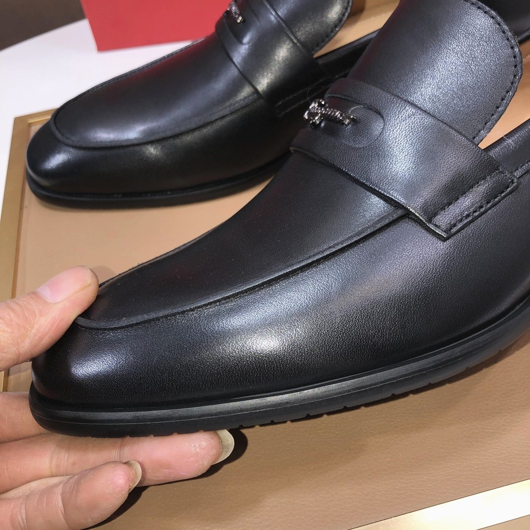 Ferragamo Black Leather Loafers — detail