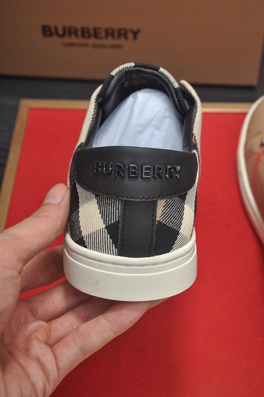 Burberry Check Panel Low-Top Sneakers — detail