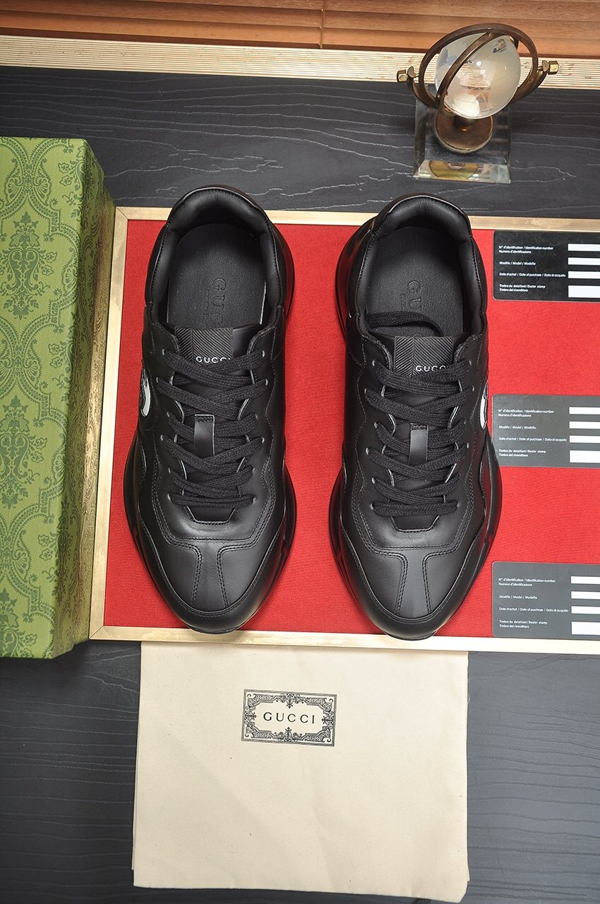 Gucci Black Logo Low-Top Sneakers — front