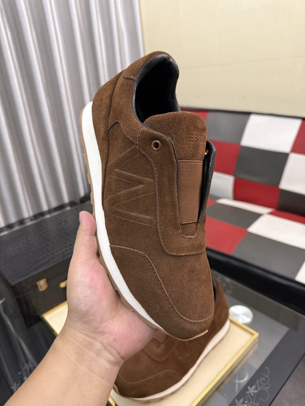 威士顿 Brown Slip-On Sneakers — model
