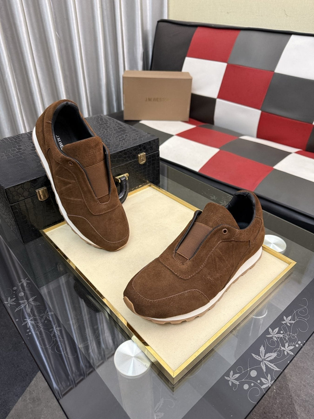 威士顿 Brown Slip-On Sneakers — front