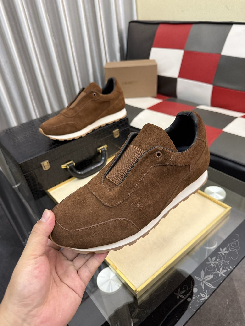 威士顿 Brown Slip-On Sneakers — front