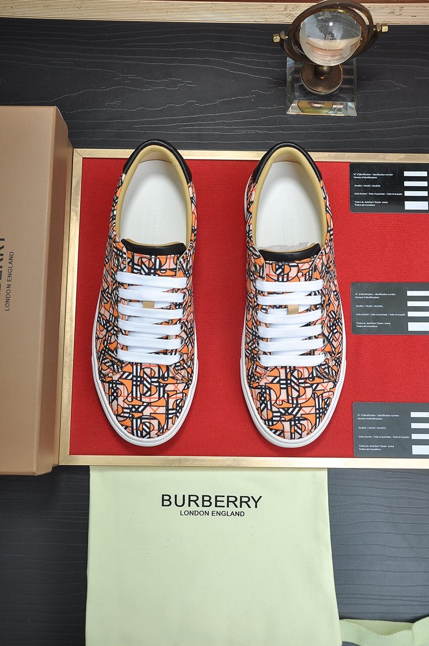 Burberry Geometric-Print Low-Top Sneakers — front