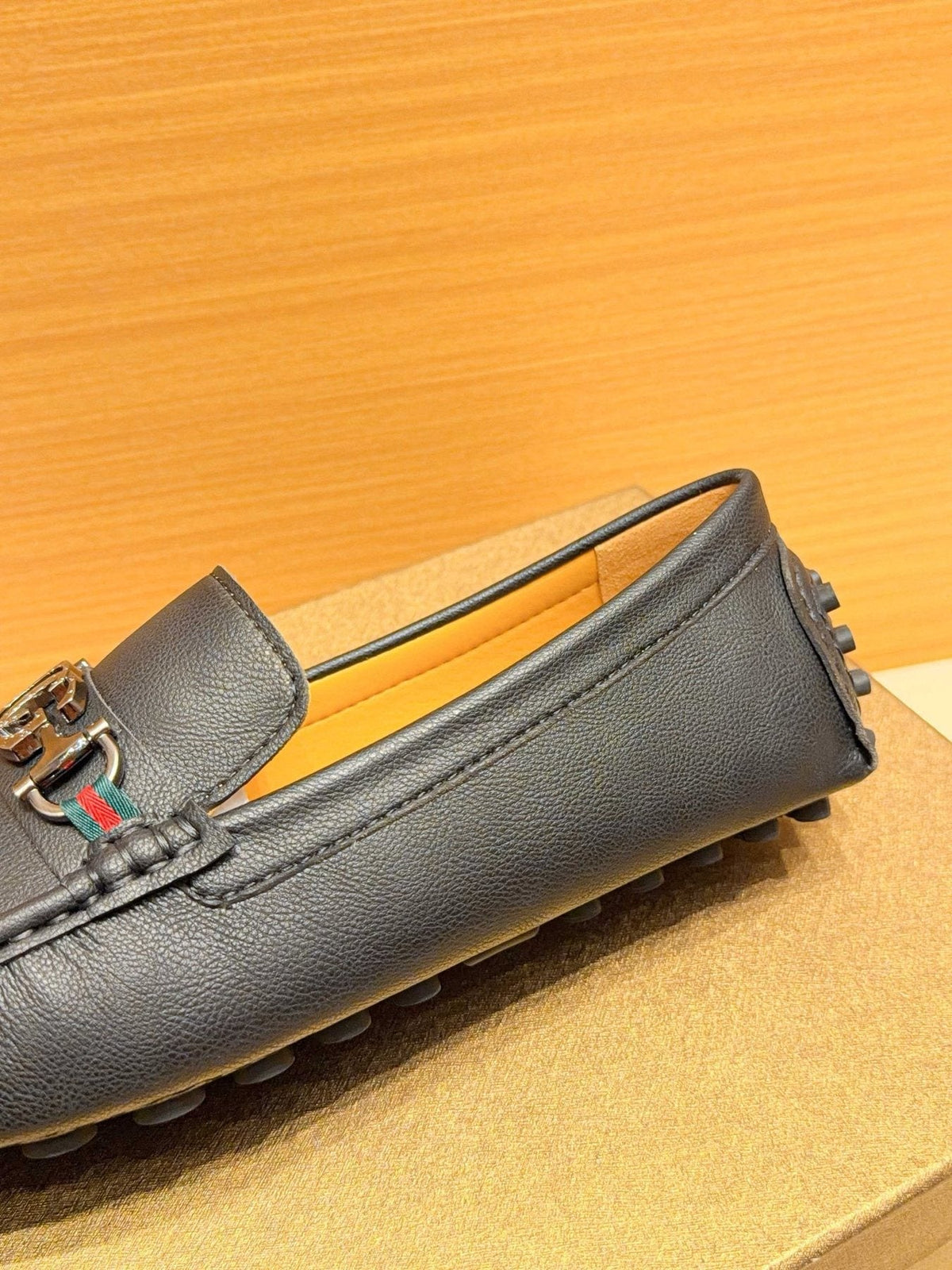 Gucci Black Textured Loafers — detail