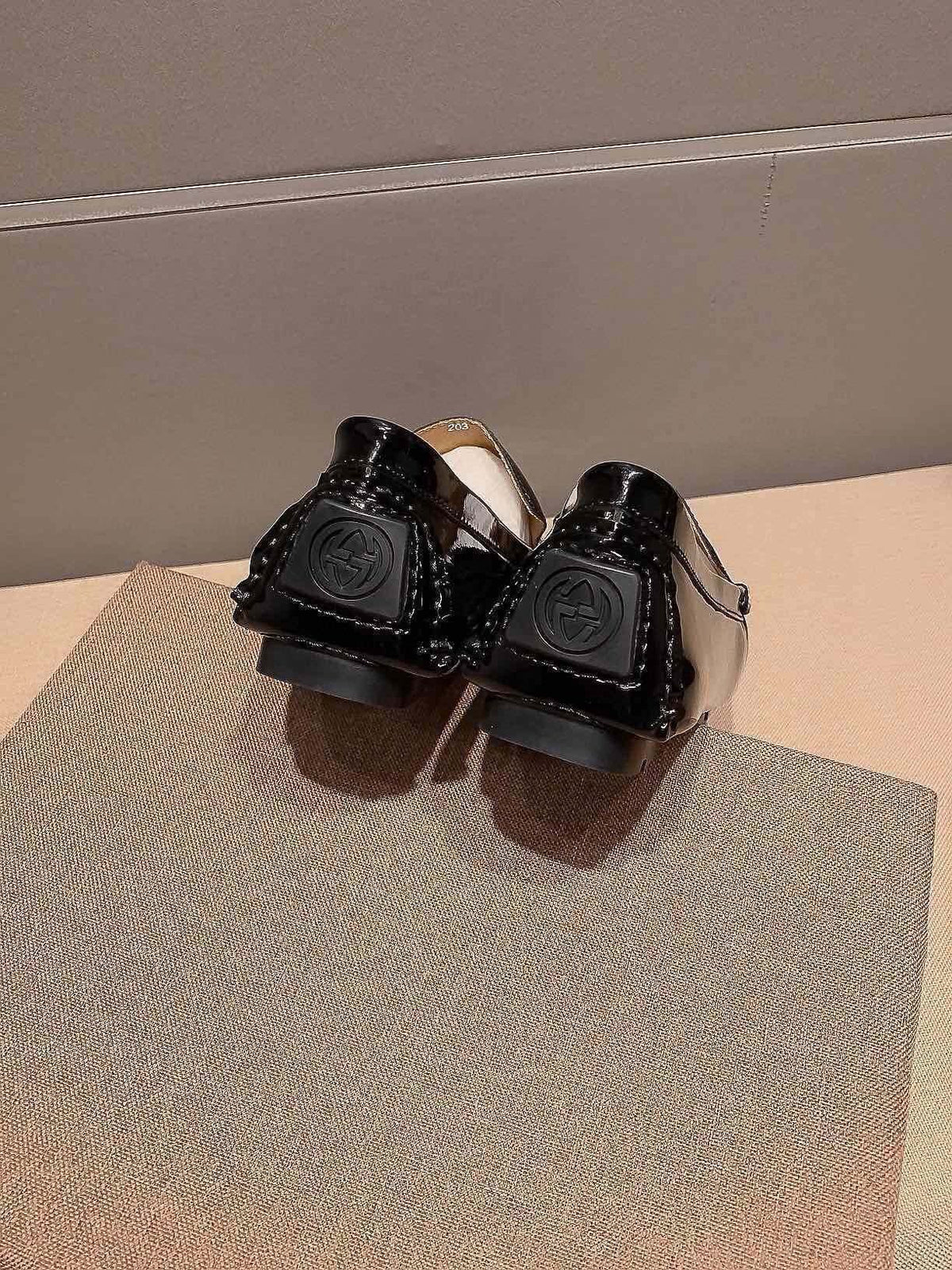 Gucci Black Stripe Loafers — detail